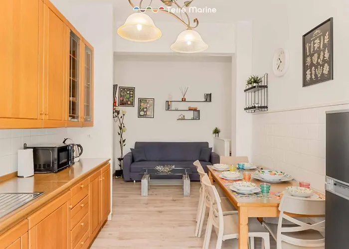 La Casa Di Genia, Terremarine La Spezia